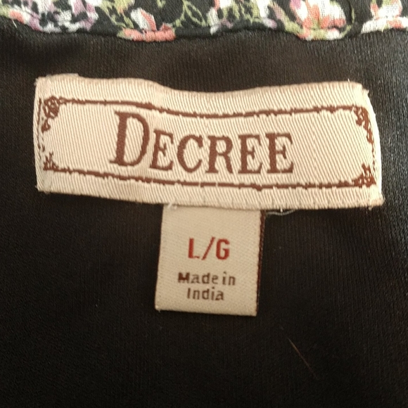 Decree Black Flowered Summer Top sz L - Picture 7 of 8